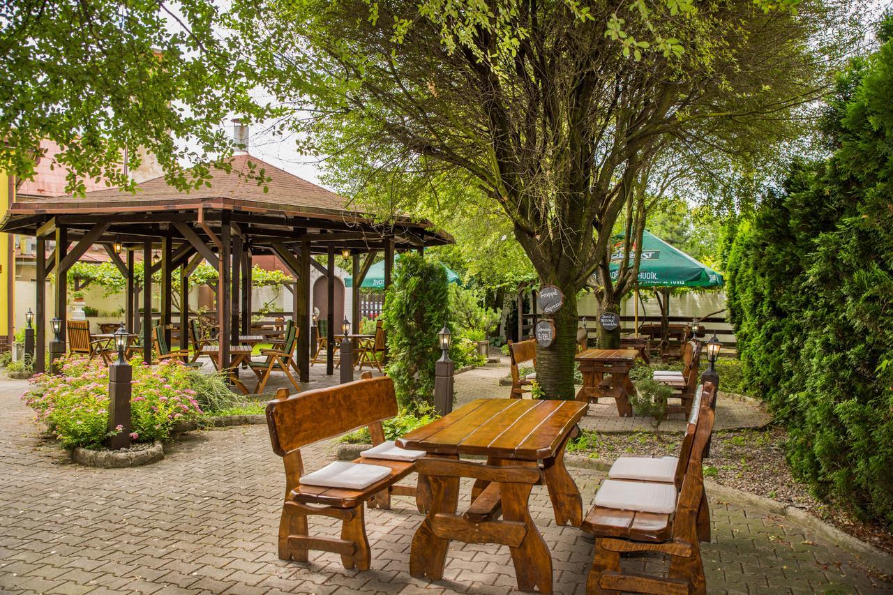 Penzion Anareta ฟรีเดก-มีสเตก ภายนอก รูปภาพ